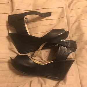 Kenneth Cole Reaction wedge sandals